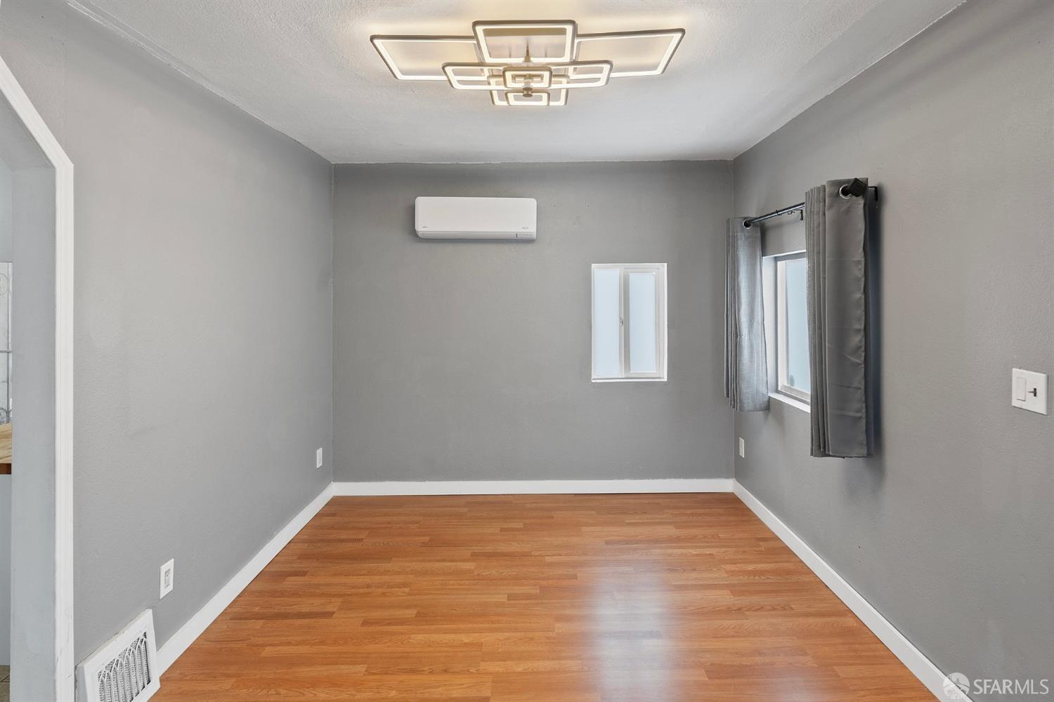 Detail Gallery Image 7 of 54 For 3541 Custer St, Oakland,  CA 94601 - 3 Beds | 2 Baths