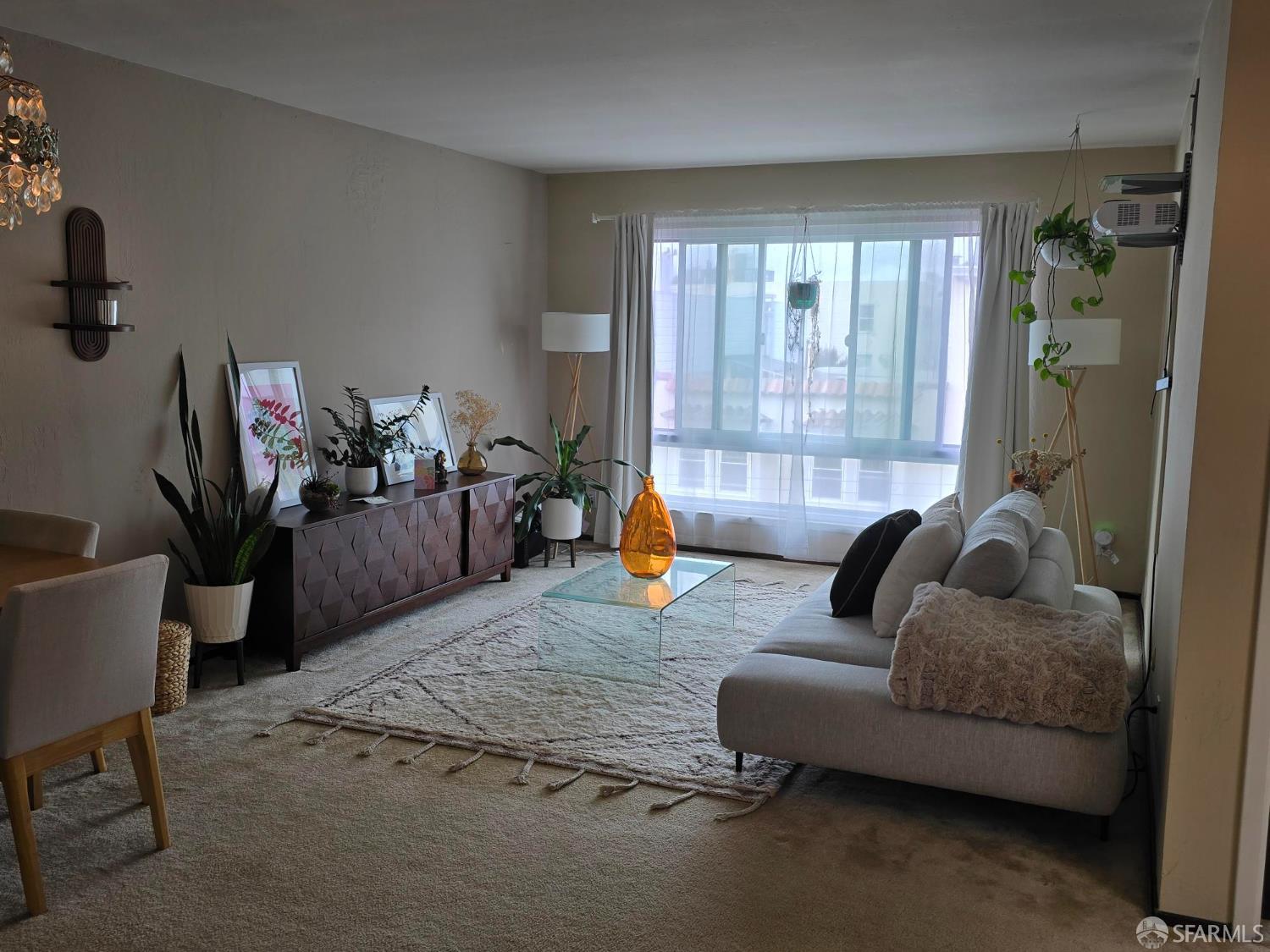 Detail Gallery Image 6 of 9 For 1345 Chestnut St, San Francisco,  CA 94123 - – Beds | – Baths