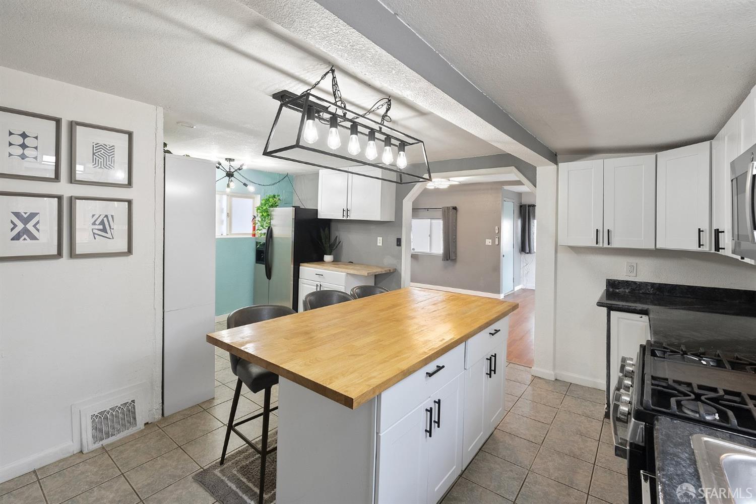 Detail Gallery Image 18 of 54 For 3541 Custer St, Oakland,  CA 94601 - 3 Beds | 2 Baths