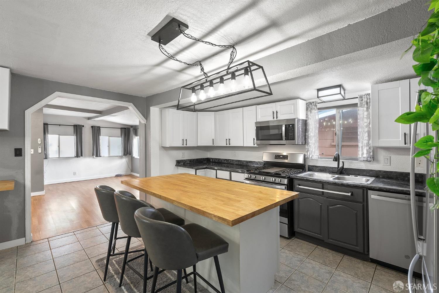 Detail Gallery Image 12 of 54 For 3541 Custer St, Oakland,  CA 94601 - 3 Beds | 2 Baths