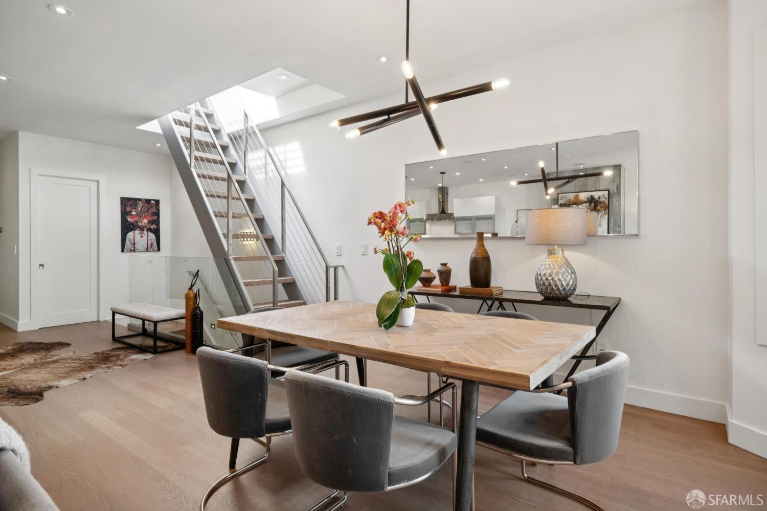 Detail Gallery Image 9 of 55 For 306 Guerrero St, San Francisco,  CA 94103 - 2 Beds | 2/1 Baths