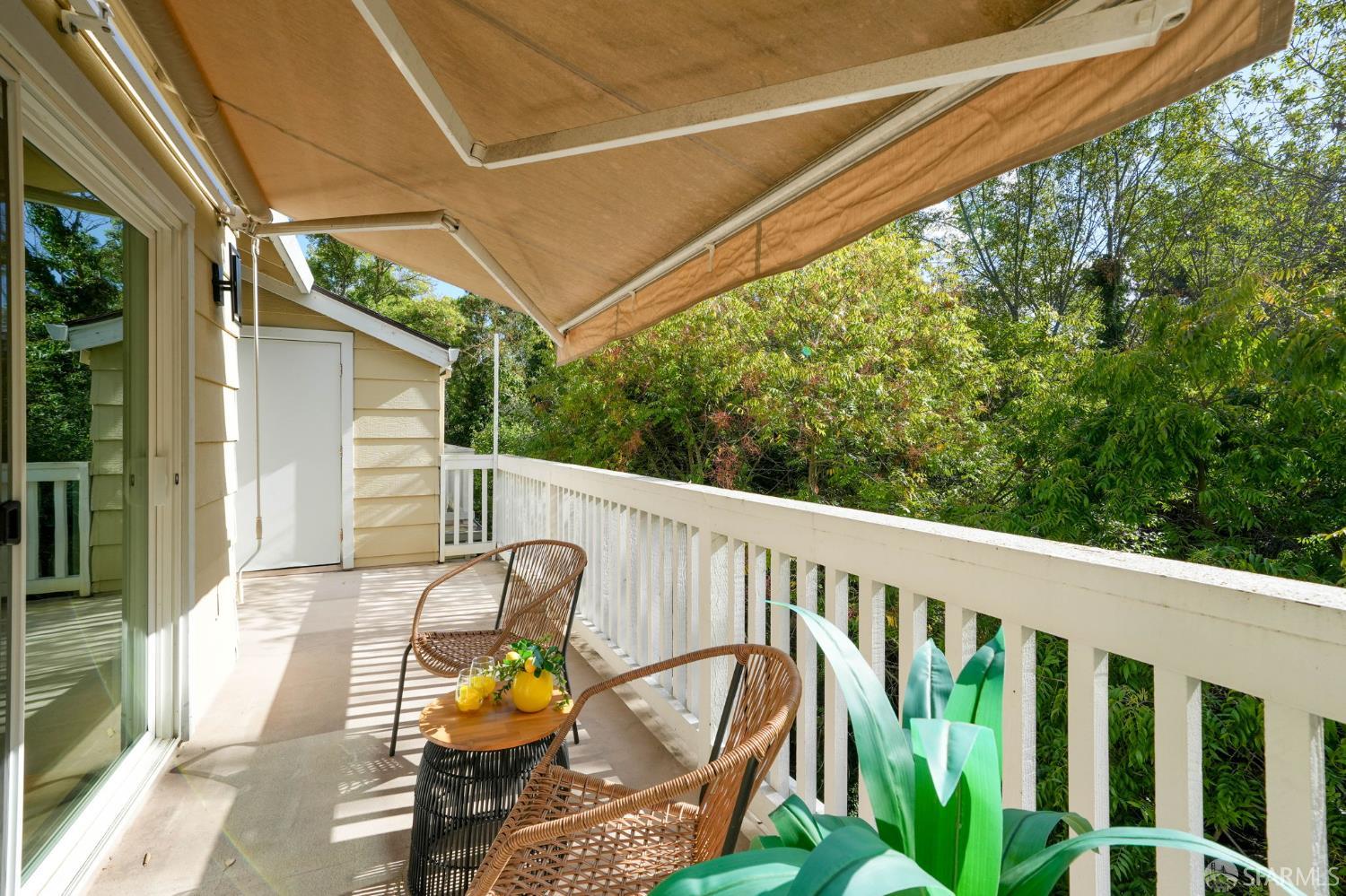 Detail Gallery Image 14 of 28 For 150 Farm Ln, Martinez,  CA 94553 - 2 Beds | 2 Baths