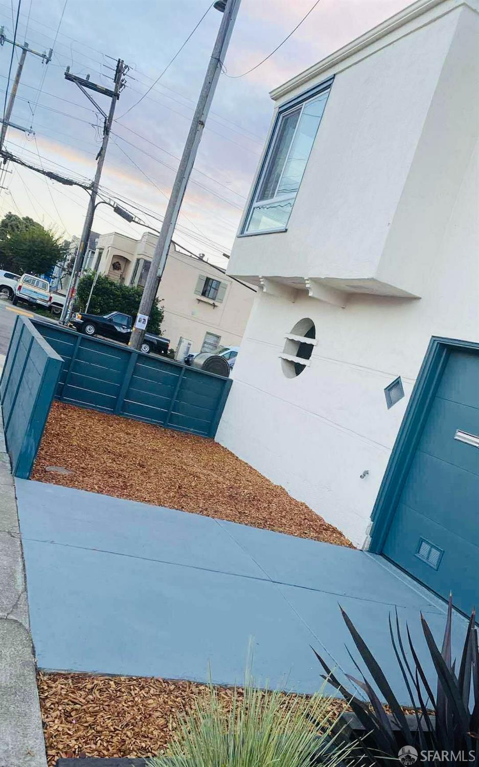 Detail Gallery Image 24 of 53 For 3400 Vicente St, San Francisco,  CA 94116 - 3 Beds | 2 Baths