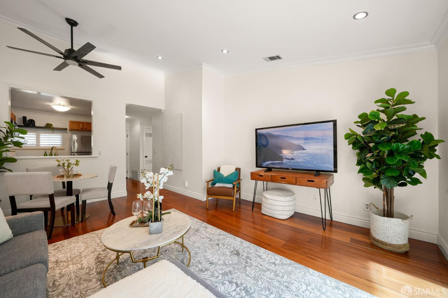 Detail Gallery Image 9 of 28 For 150 Farm Ln, Martinez,  CA 94553 - 2 Beds | 2 Baths