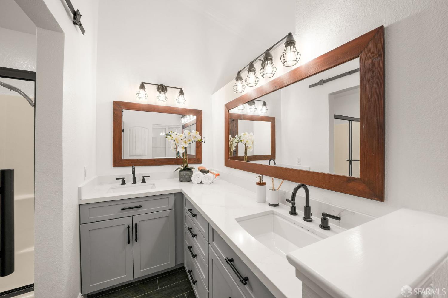 Detail Gallery Image 23 of 28 For 150 Farm Ln, Martinez,  CA 94553 - 2 Beds | 2 Baths