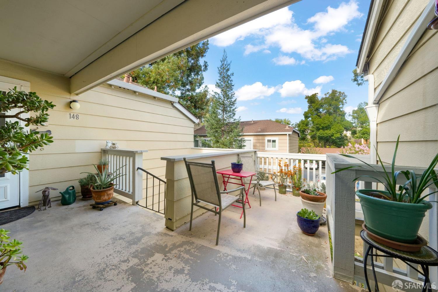 Detail Gallery Image 26 of 28 For 150 Farm Ln, Martinez,  CA 94553 - 2 Beds | 2 Baths