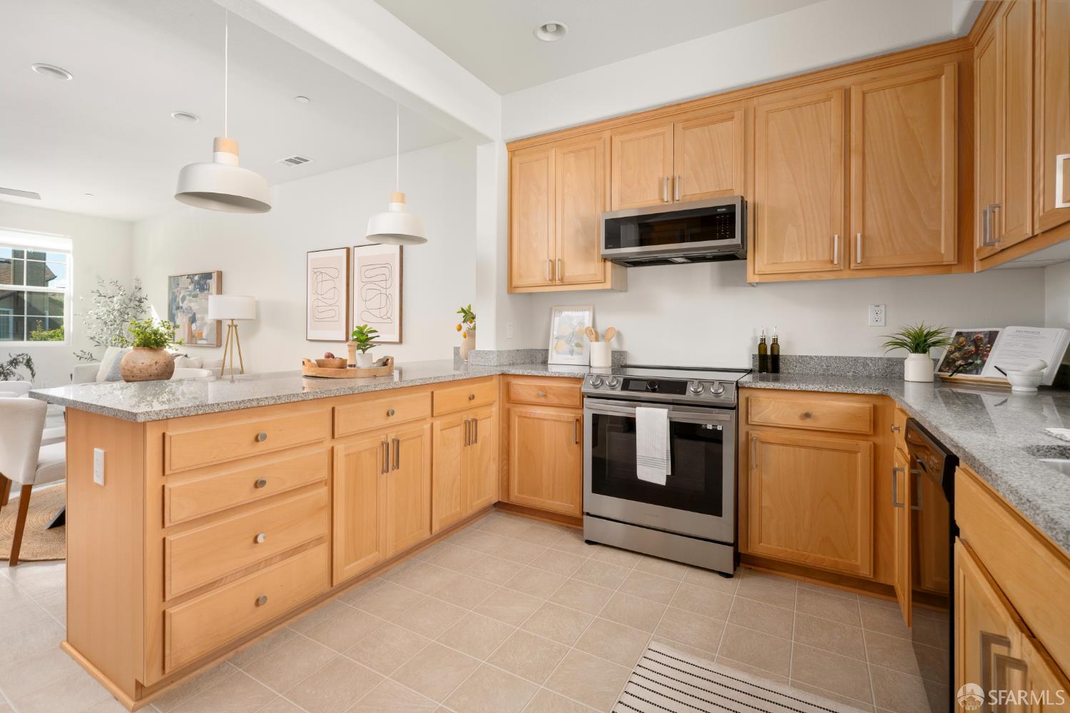 Detail Gallery Image 7 of 34 For 104 Jetty Rd, Richmond,  CA 94804 - 3 Beds | 3/1 Baths