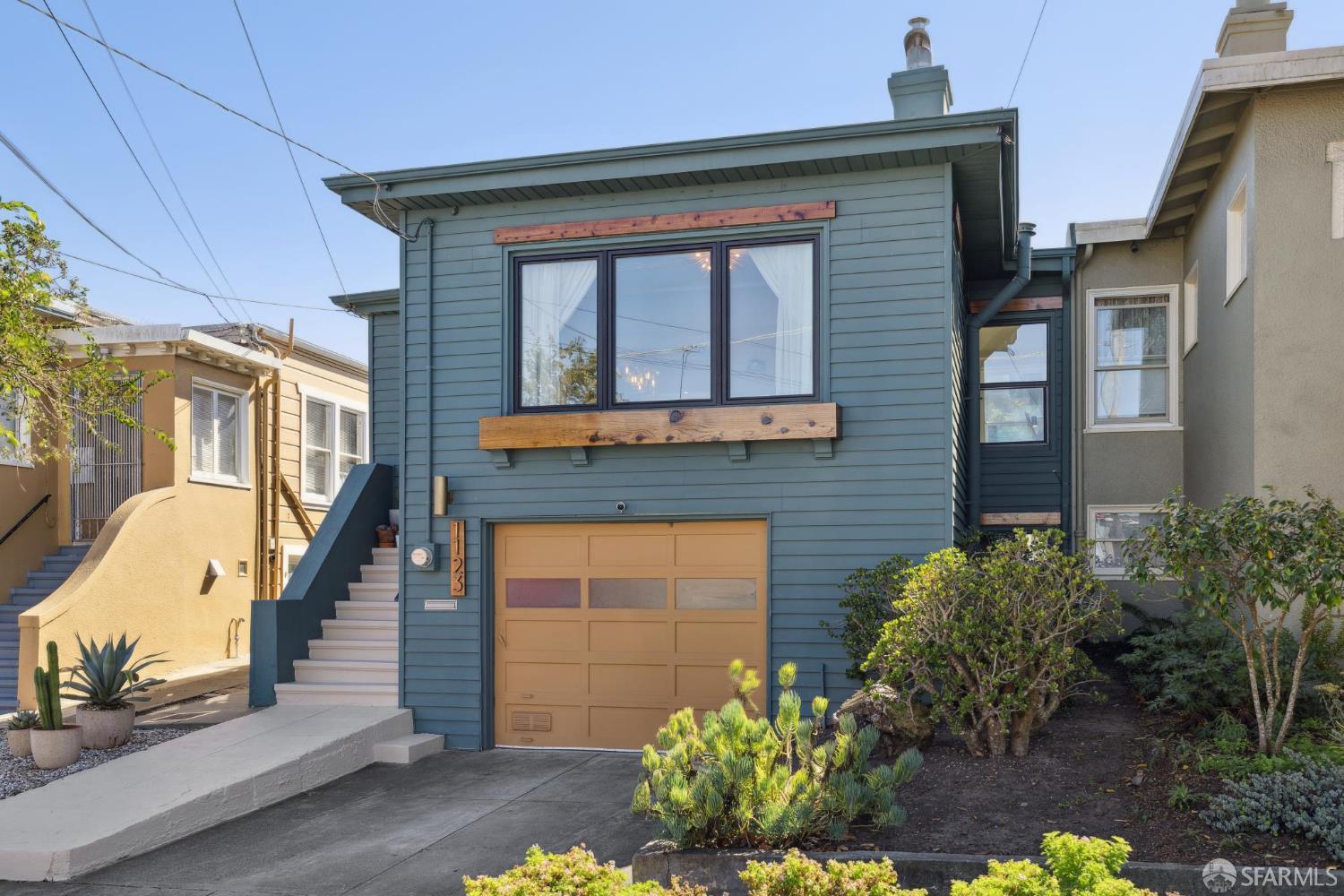 Detail Gallery Image 5 of 71 For 1123 Munich St, San Francisco,  CA 94112 - 3 Beds | 2 Baths