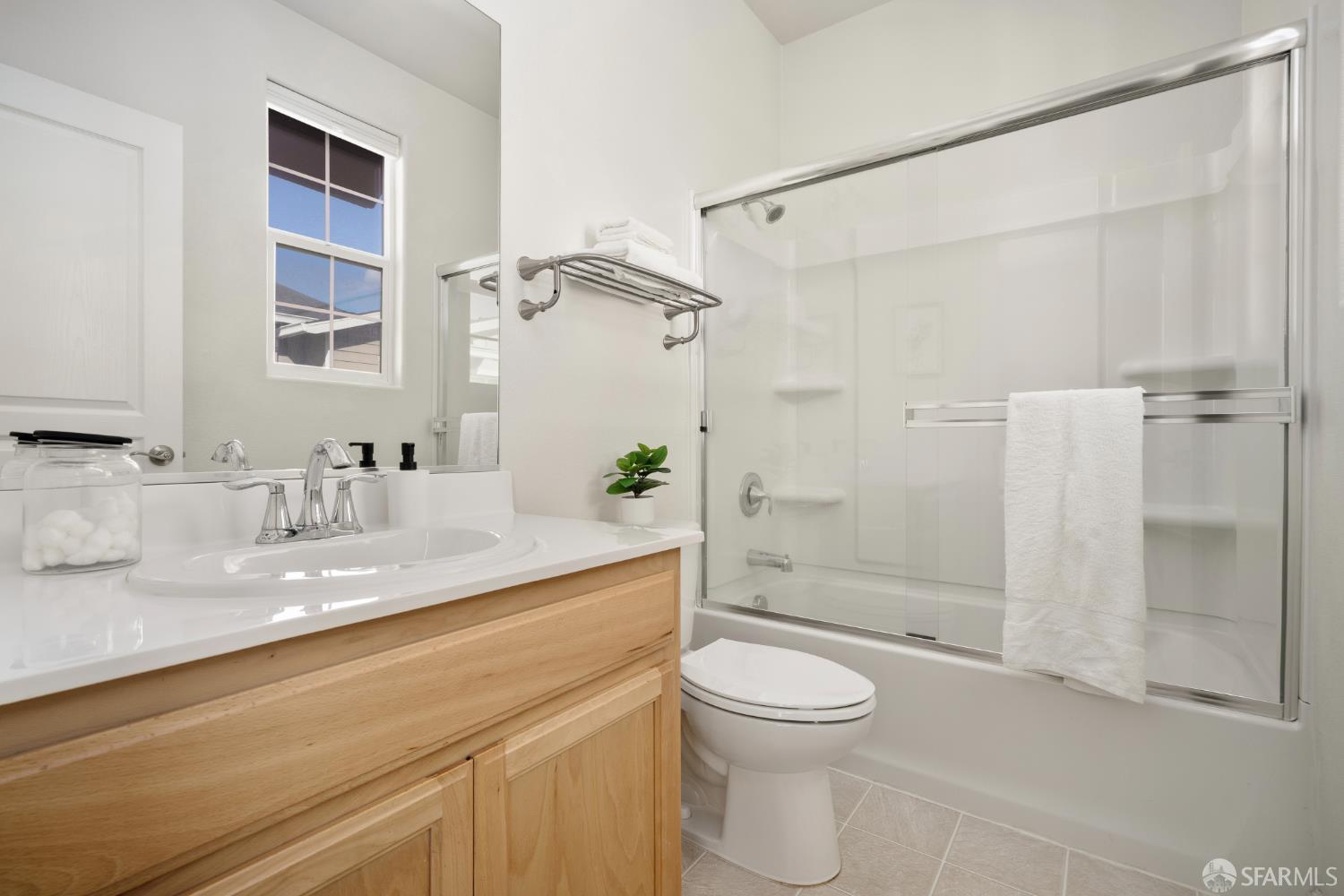 Detail Gallery Image 25 of 34 For 104 Jetty Rd, Richmond,  CA 94804 - 3 Beds | 3/1 Baths