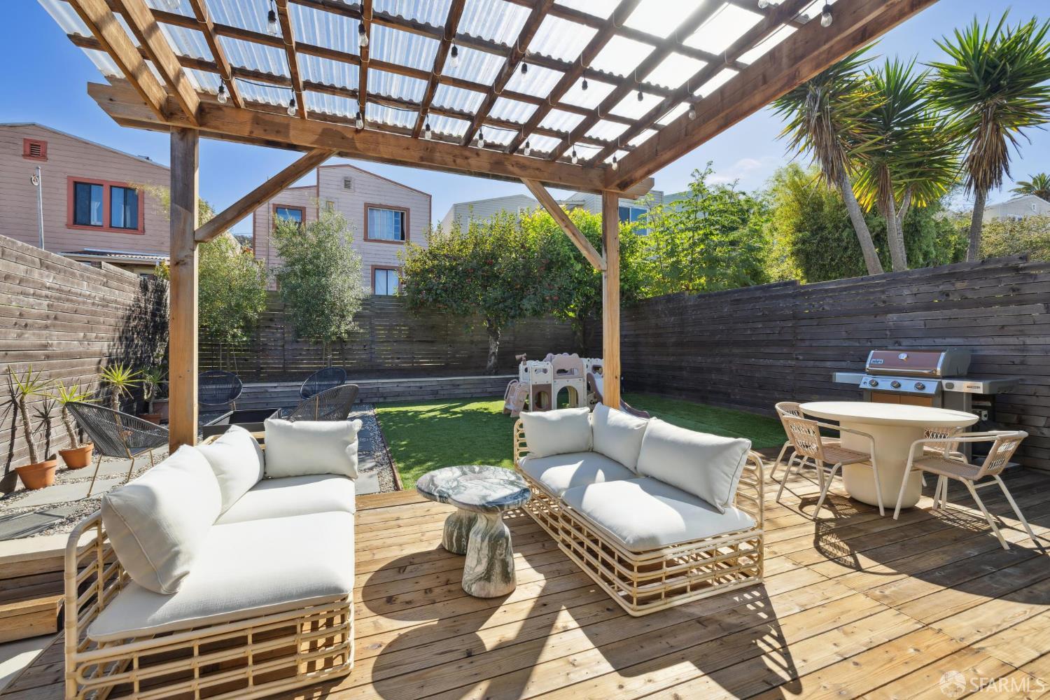 Detail Gallery Image 33 of 71 For 1123 Munich St, San Francisco,  CA 94112 - 3 Beds | 2 Baths