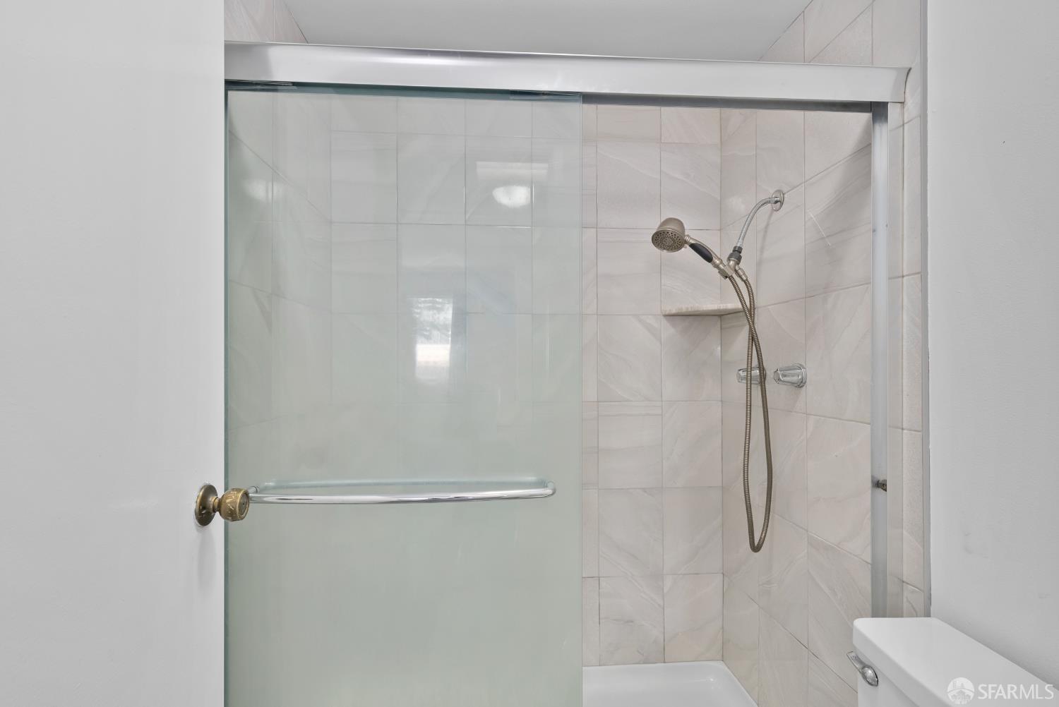 Detail Gallery Image 12 of 19 For 3849 Shamrock Ct, South San Francisco,  CA 94080 - 4 Beds | 2/1 Baths