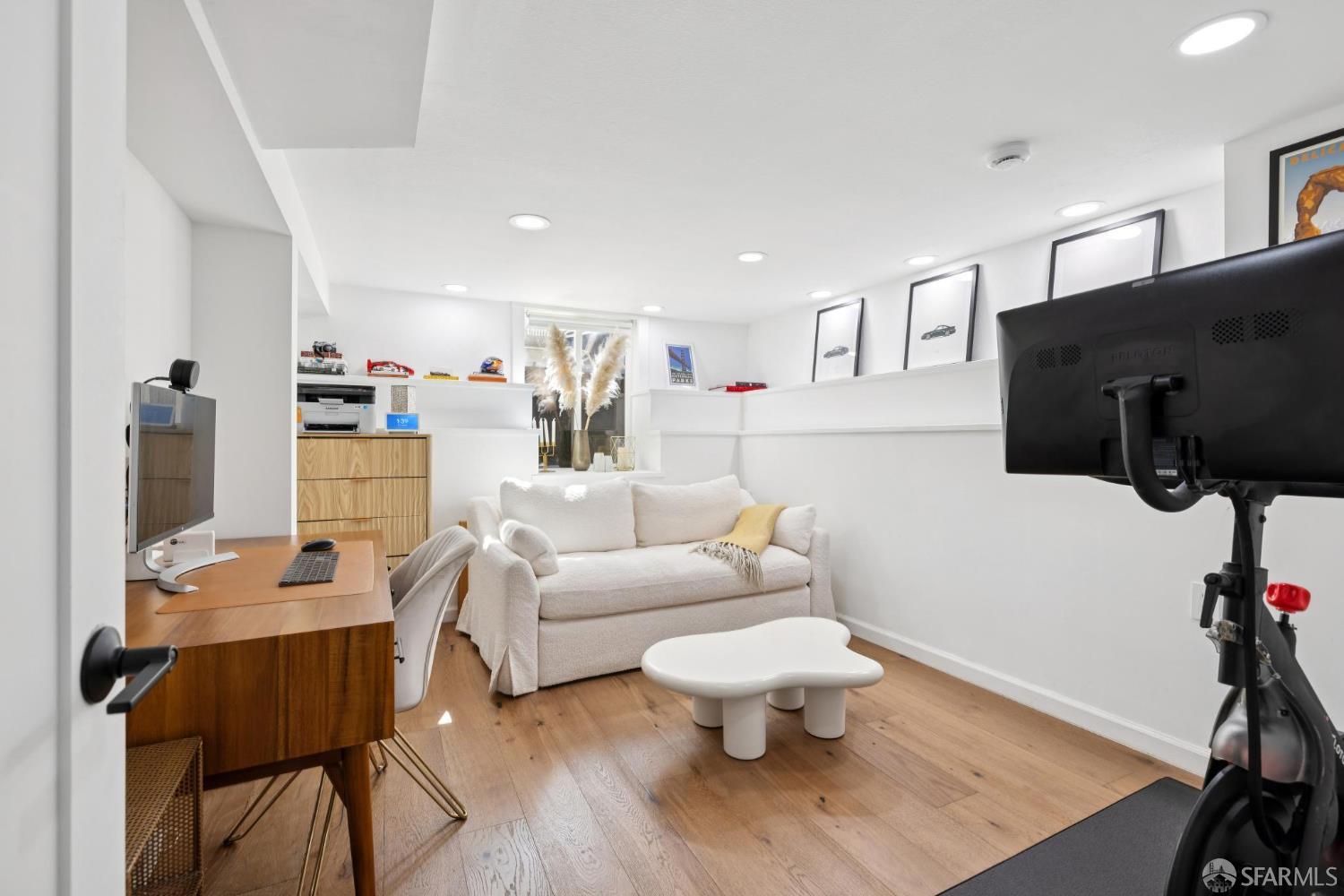 Detail Gallery Image 43 of 71 For 1123 Munich St, San Francisco,  CA 94112 - 3 Beds | 2 Baths