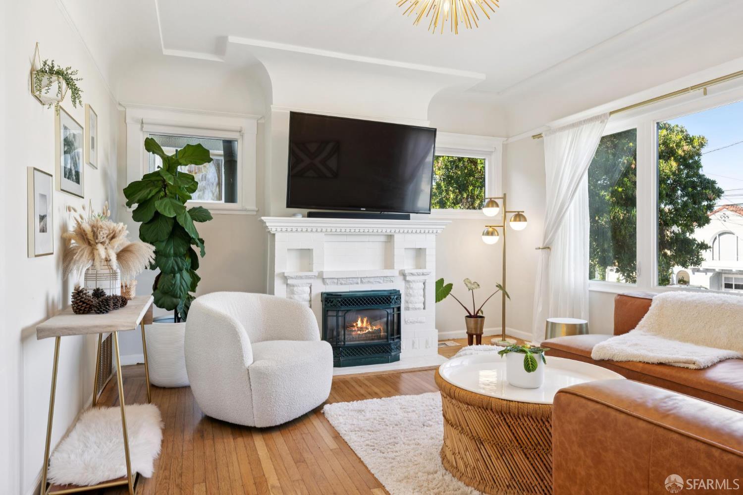 Detail Gallery Image 11 of 71 For 1123 Munich St, San Francisco,  CA 94112 - 3 Beds | 2 Baths