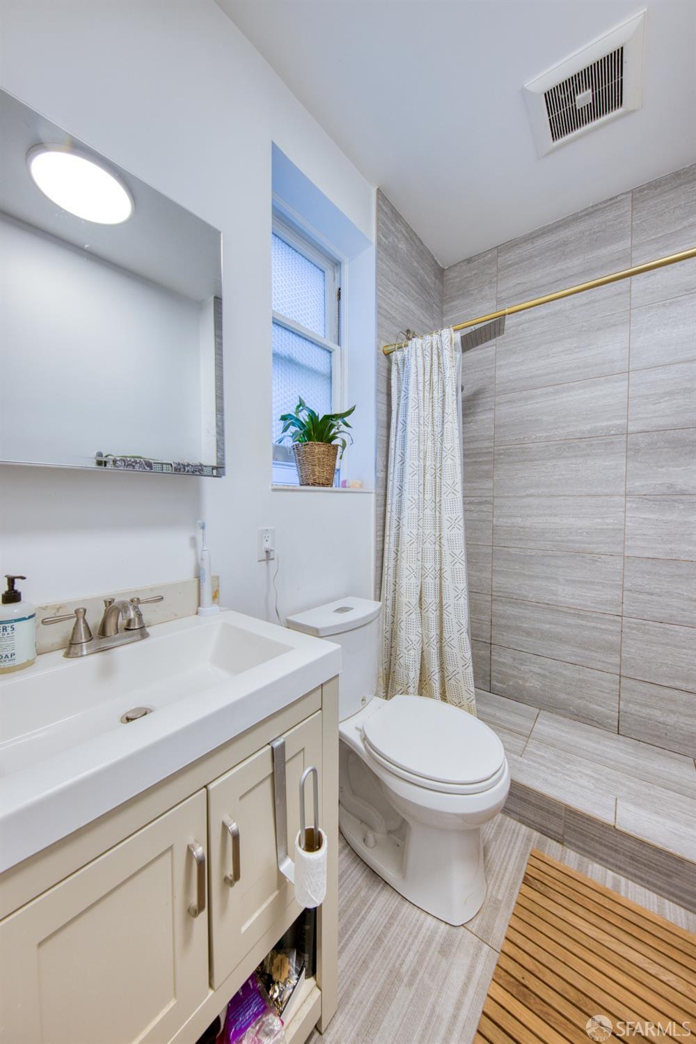 Detail Gallery Image 10 of 15 For 535 Broderick St, San Francisco,  CA 94117 - – Beds | – Baths