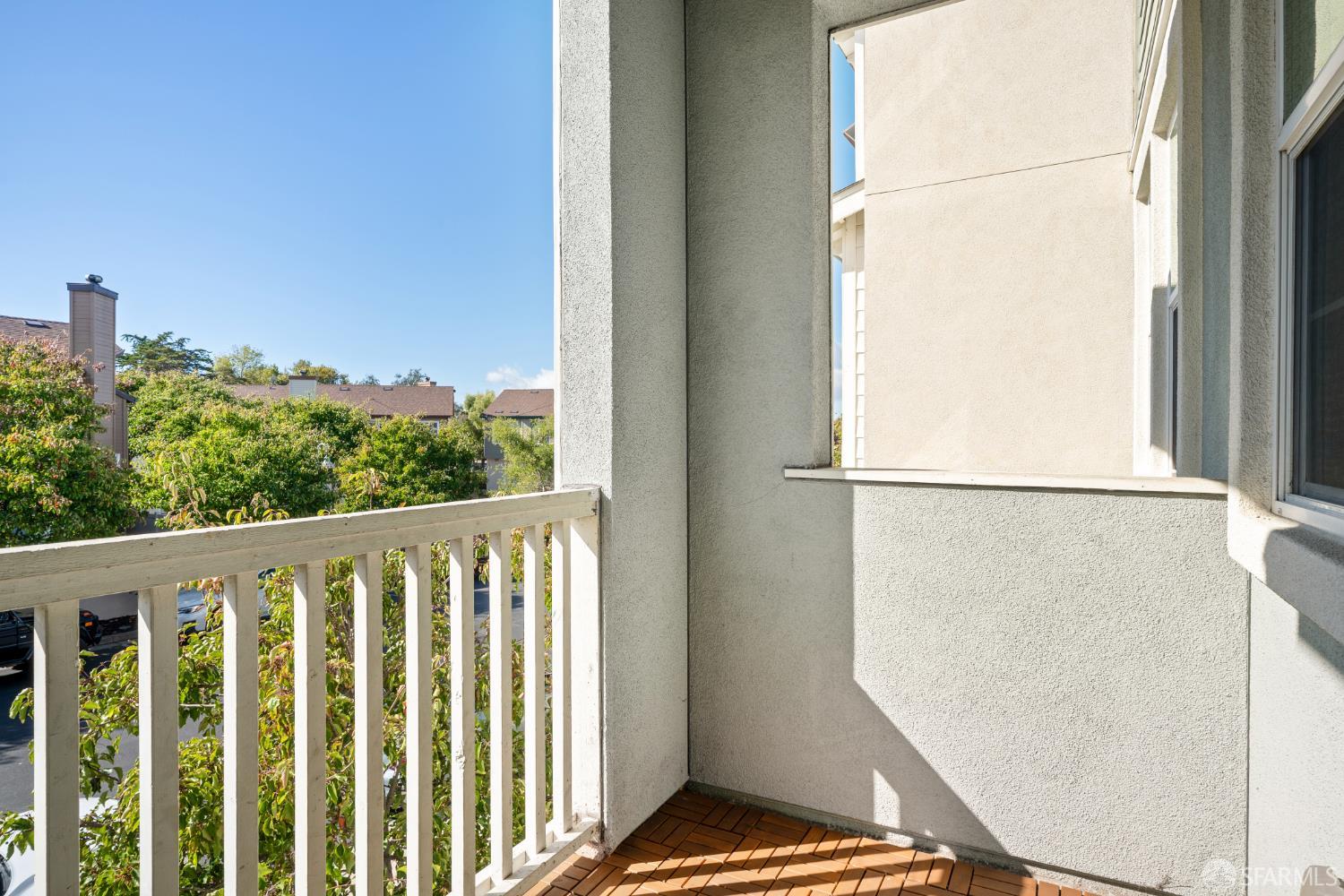 Detail Gallery Image 10 of 34 For 104 Jetty Rd, Richmond,  CA 94804 - 3 Beds | 3/1 Baths