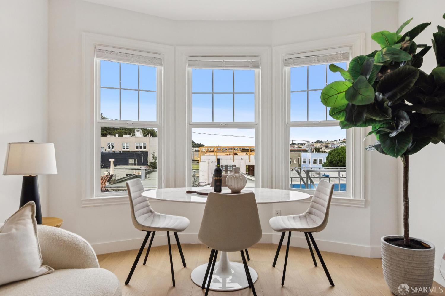 Detail Gallery Image 3 of 14 For 880 26th Ave #2,  San Francisco,  CA 94121 - 2 Beds | 1 Baths