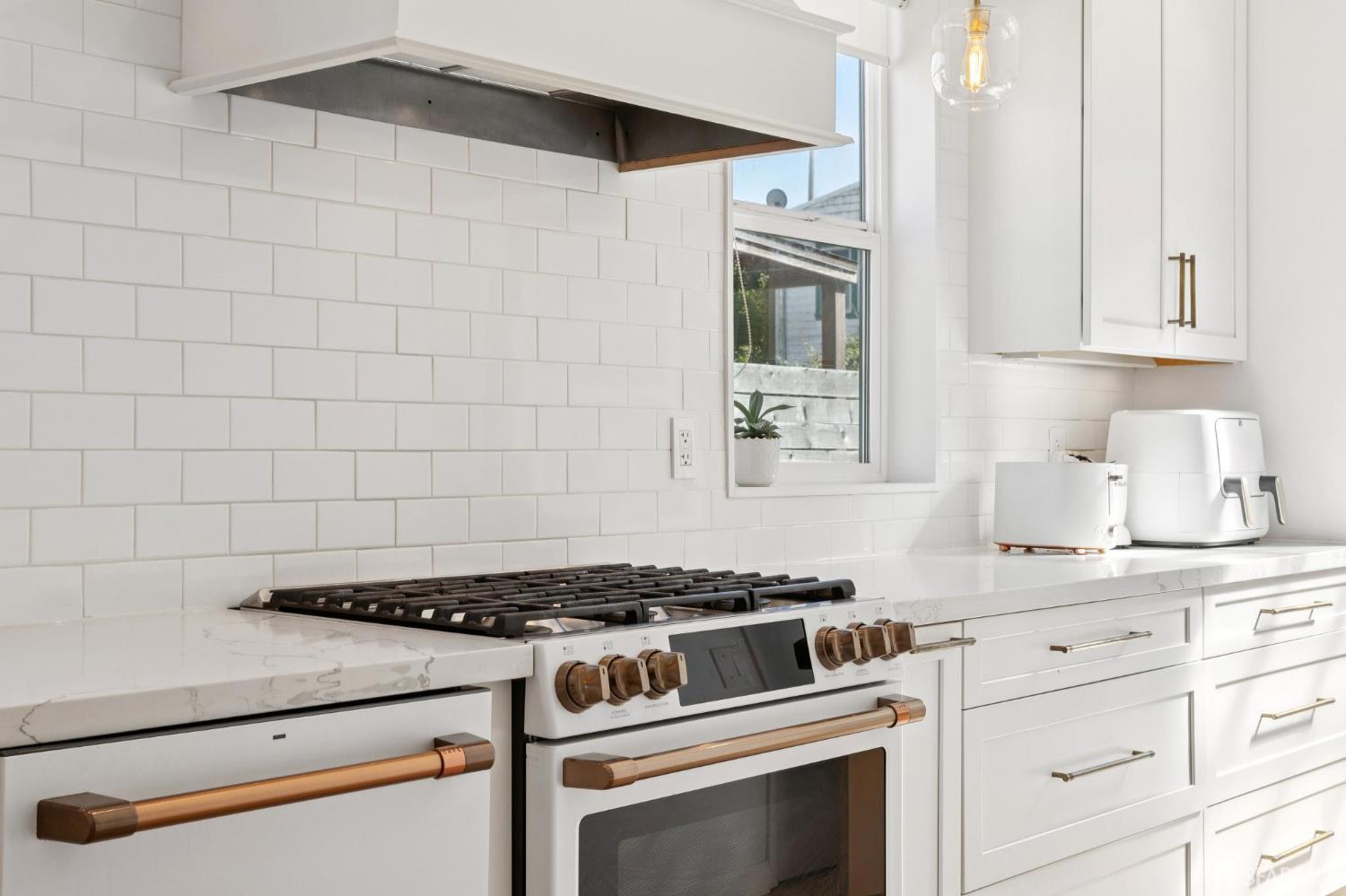 Detail Gallery Image 30 of 71 For 1123 Munich St, San Francisco,  CA 94112 - 3 Beds | 2 Baths