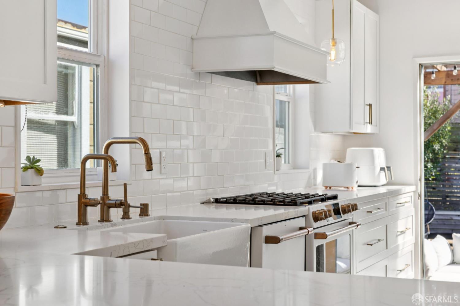 Detail Gallery Image 24 of 71 For 1123 Munich St, San Francisco,  CA 94112 - 3 Beds | 2 Baths