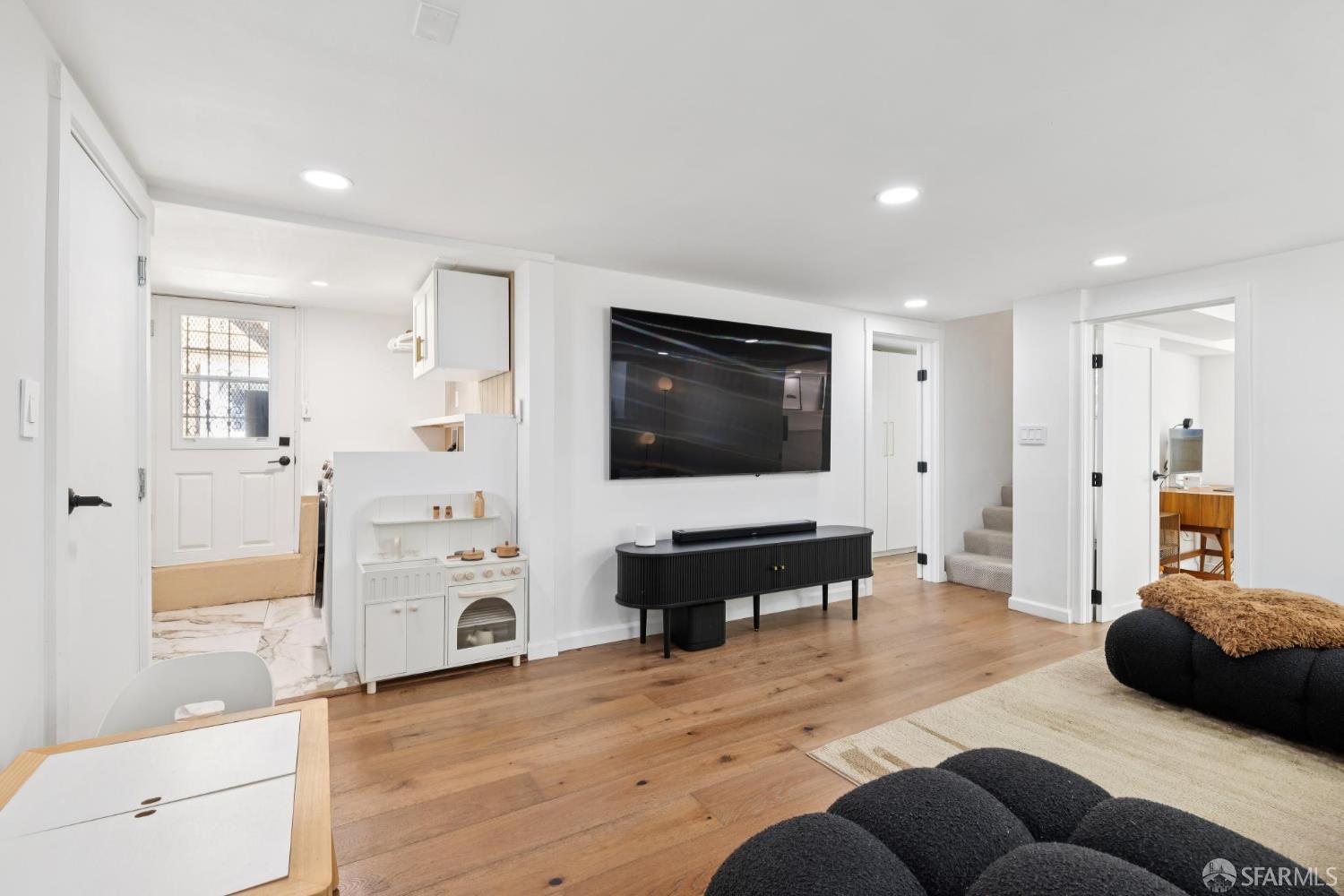 Detail Gallery Image 48 of 71 For 1123 Munich St, San Francisco,  CA 94112 - 3 Beds | 2 Baths