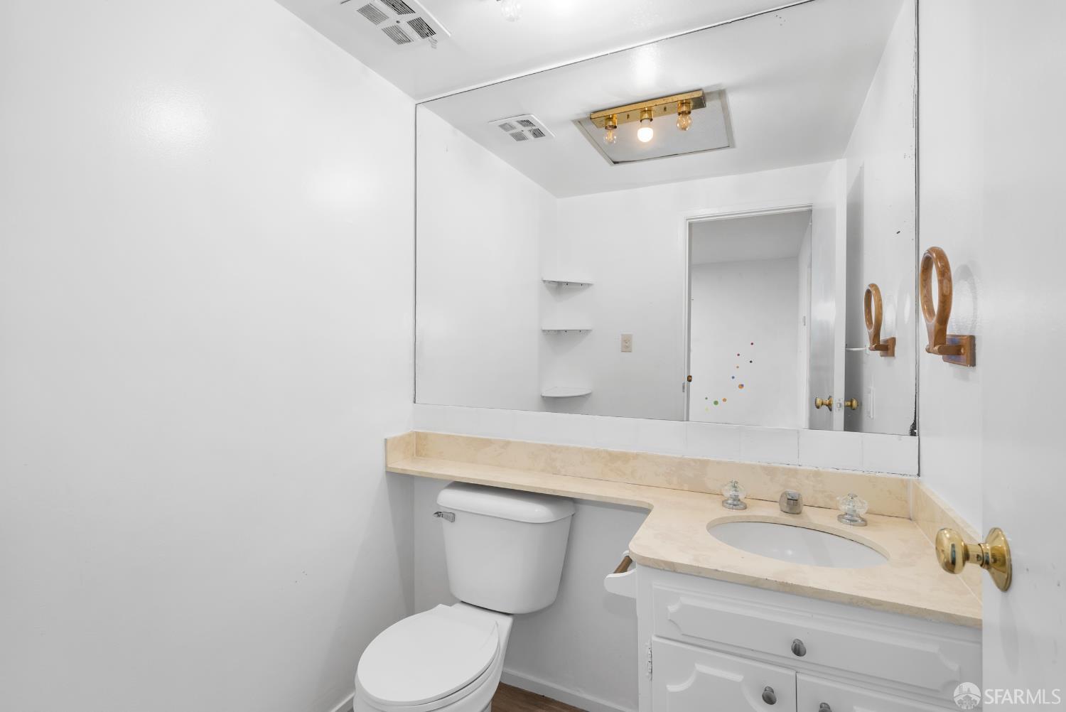 Detail Gallery Image 4 of 19 For 3849 Shamrock Ct, South San Francisco,  CA 94080 - 4 Beds | 2/1 Baths