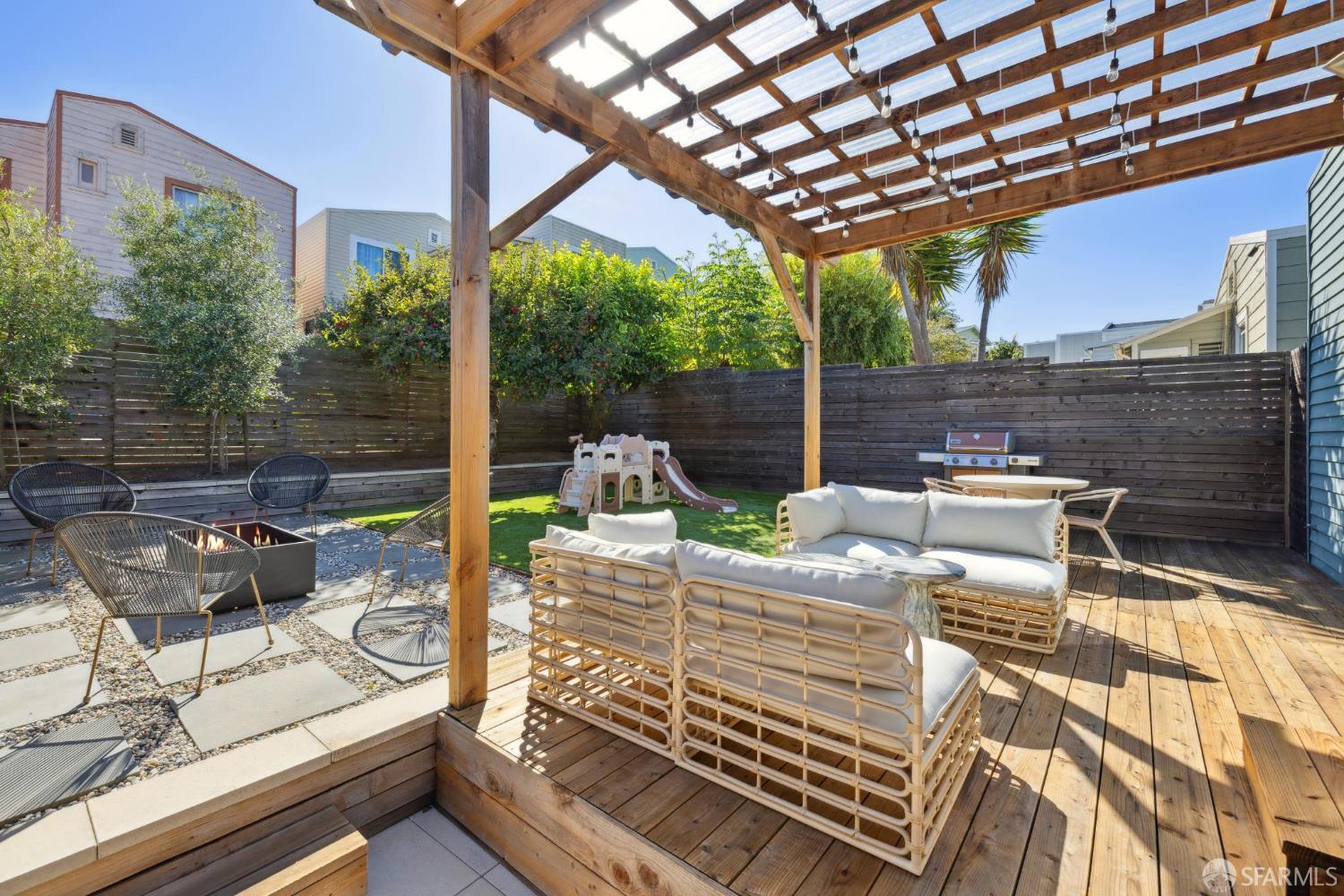 Detail Gallery Image 51 of 71 For 1123 Munich St, San Francisco,  CA 94112 - 3 Beds | 2 Baths