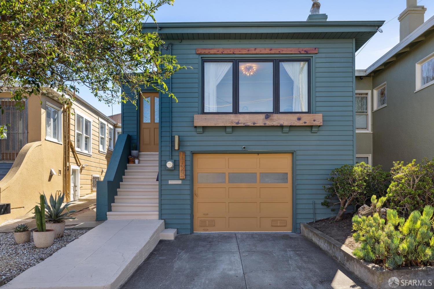 Detail Gallery Image 2 of 71 For 1123 Munich St, San Francisco,  CA 94112 - 3 Beds | 2 Baths