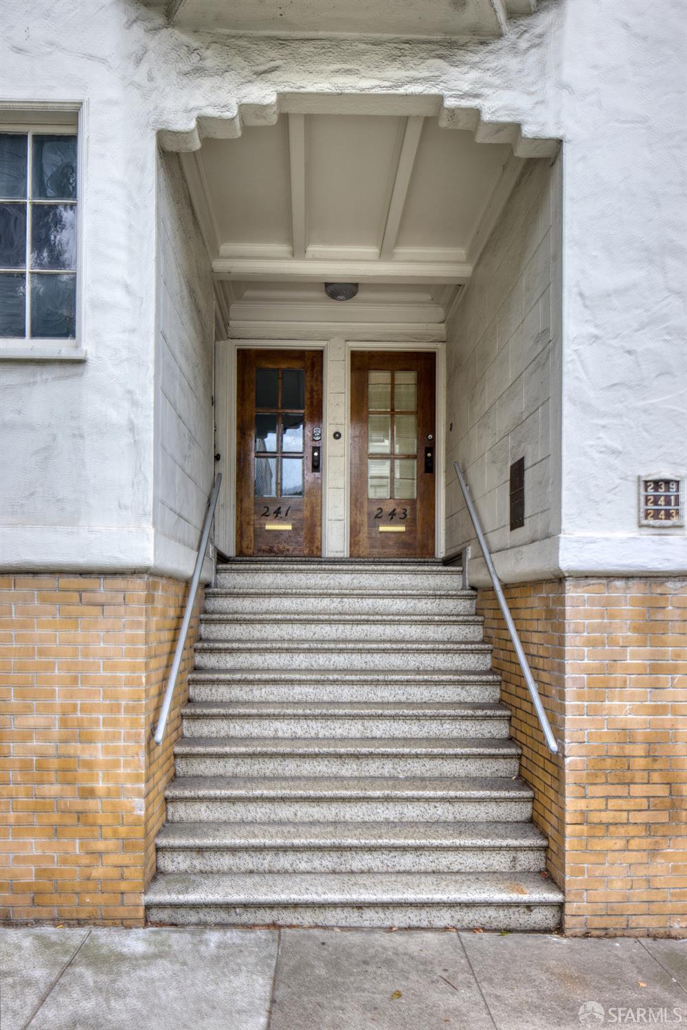 Detail Gallery Image 3 of 15 For 239 Hugo St, San Francisco,  CA 94122 - – Beds | – Baths