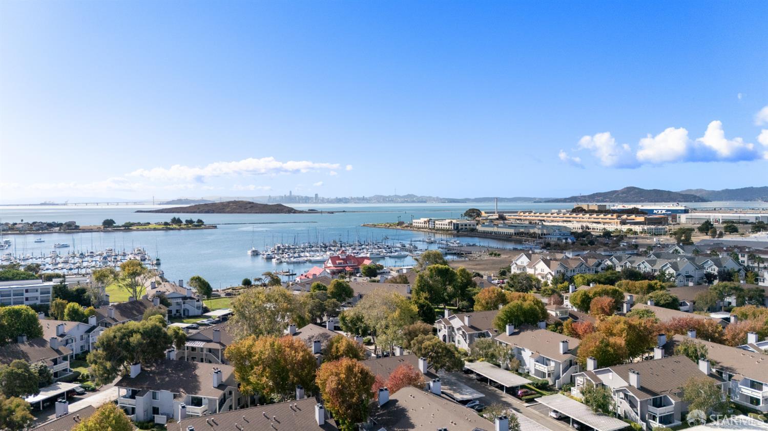 Detail Gallery Image 3 of 34 For 104 Jetty Rd, Richmond,  CA 94804 - 3 Beds | 3/1 Baths