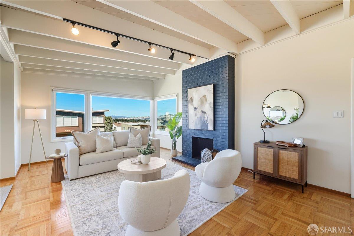 Detail Gallery Image 6 of 90 For 86 Hillview Ct, Daly City,  CA 94015 - 6 Beds | 4 Baths