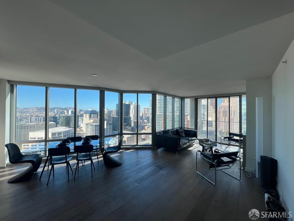 More Details about MLS # 425081319 : 355 1ST STREET #2704