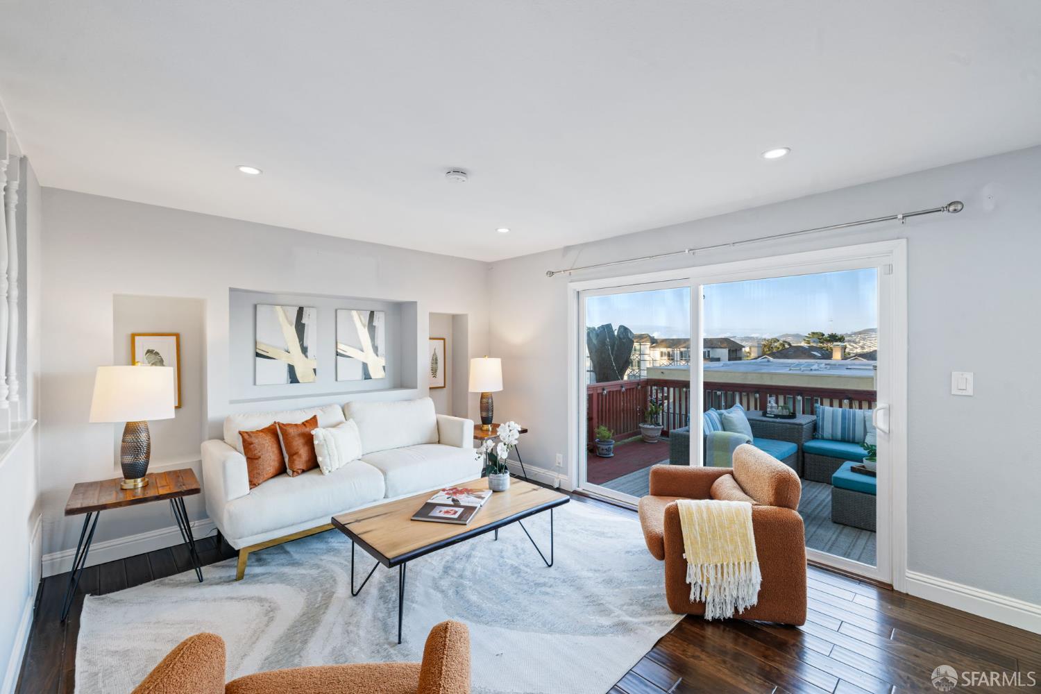 Detail Gallery Image 7 of 57 For 114 Saint Michaels Ct, Daly City,  CA 94015 - 4 Beds | 2/1 Baths