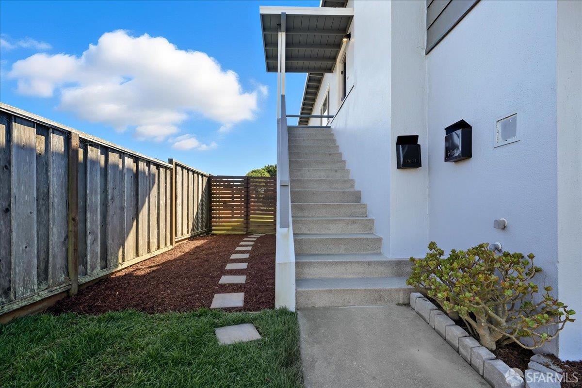 Detail Gallery Image 3 of 90 For 86 Hillview Ct, Daly City,  CA 94015 - 6 Beds | 4 Baths