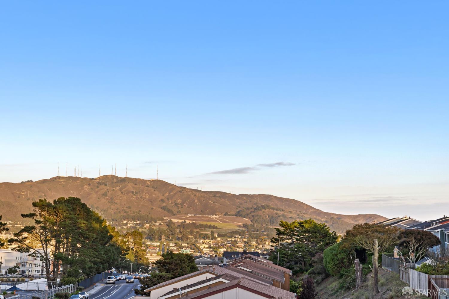 Detail Gallery Image 45 of 57 For 114 Saint Michaels Ct, Daly City,  CA 94015 - 4 Beds | 2/1 Baths