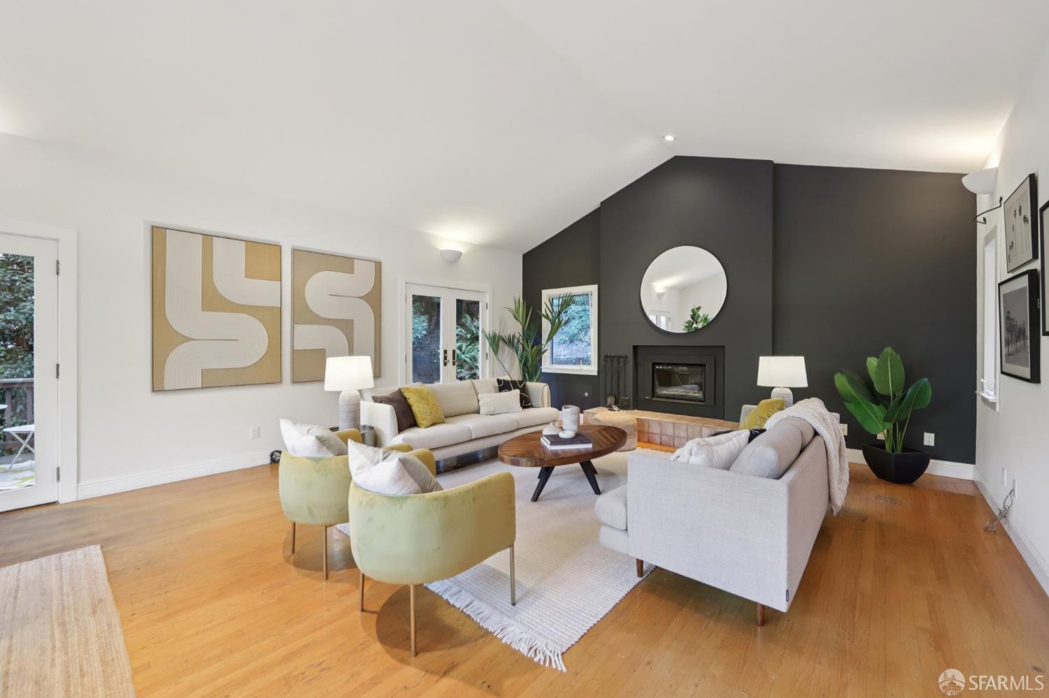 Detail Gallery Image 5 of 65 For 6891 Pinehaven Rd, Oakland,  CA 94611 - 3 Beds | 3 Baths