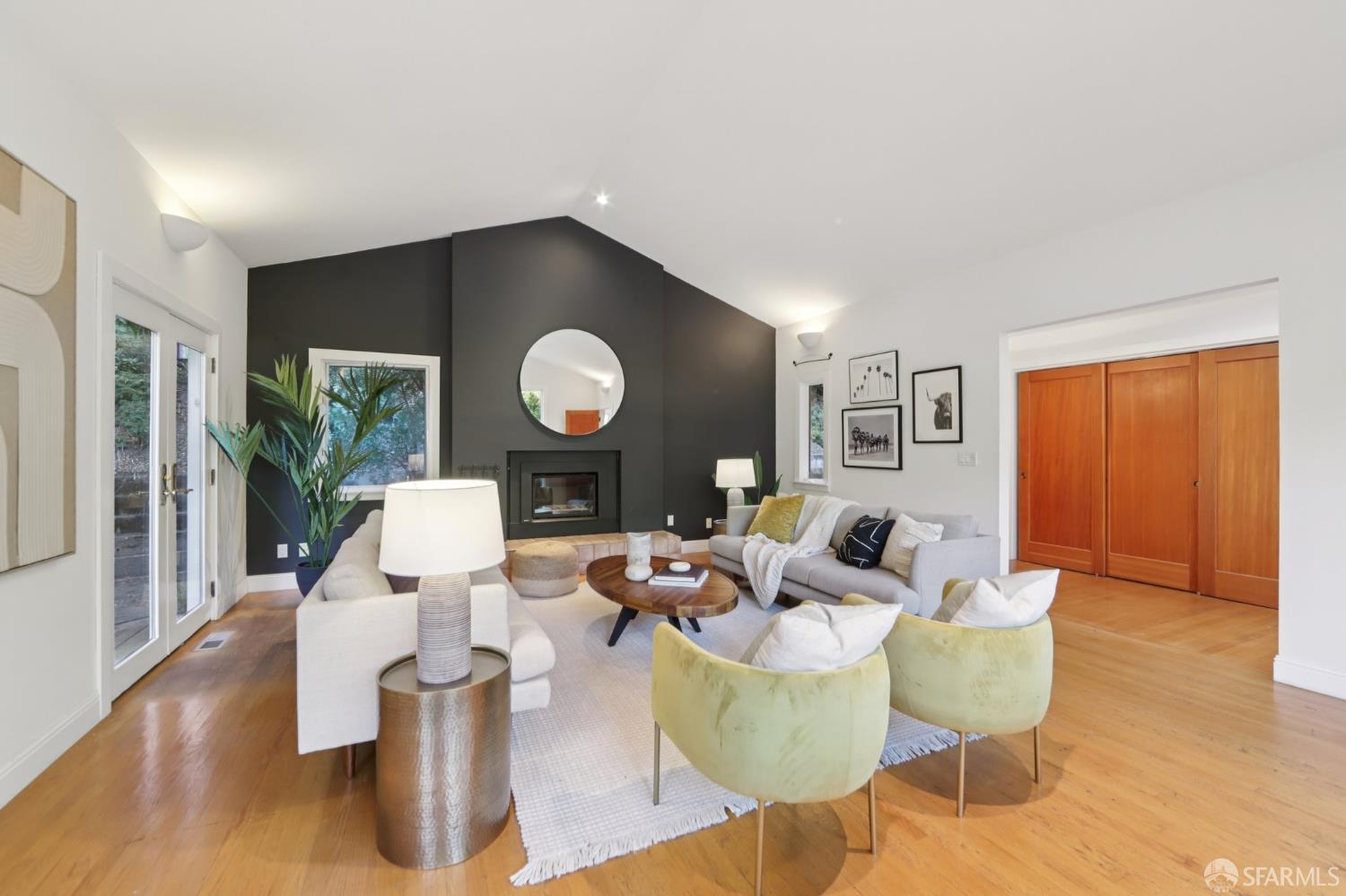 Detail Gallery Image 4 of 65 For 6891 Pinehaven Rd, Oakland,  CA 94611 - 3 Beds | 3 Baths