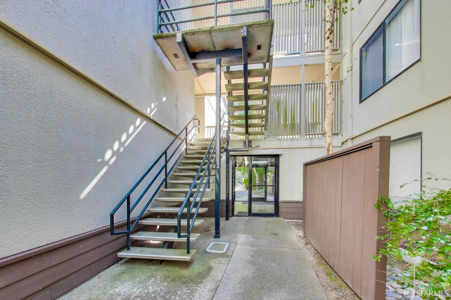 Detail Gallery Image 4 of 48 For 5223 Shelter Creek Ln, San Bruno,  CA 94066 - 1 Beds | 1 Baths