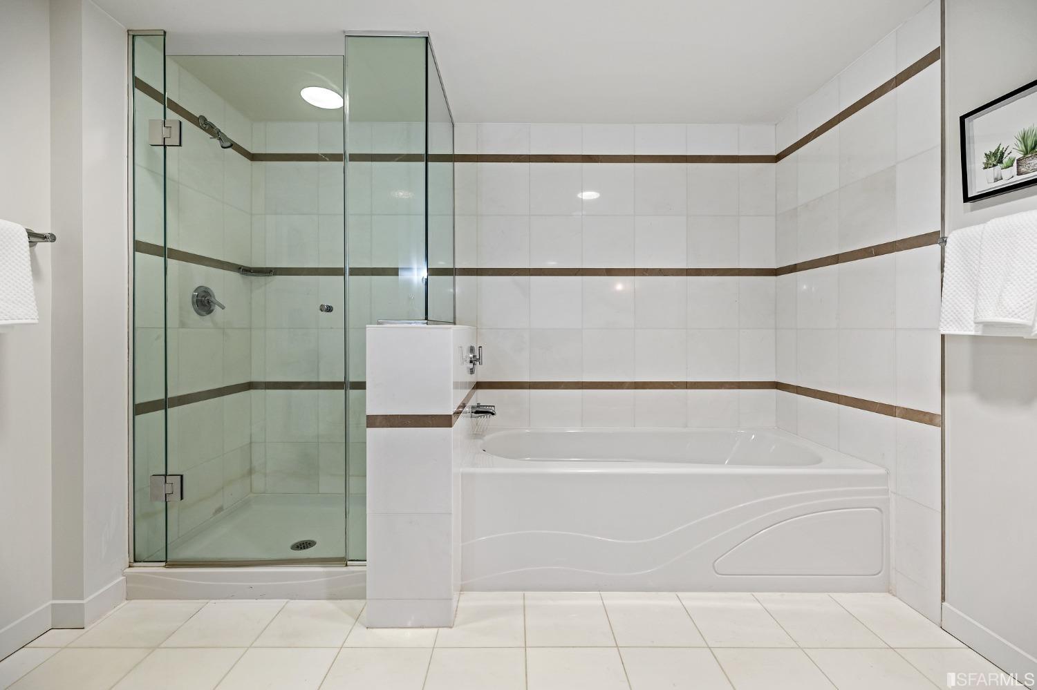 Photo #11: 425081319 Listing: Photo #11