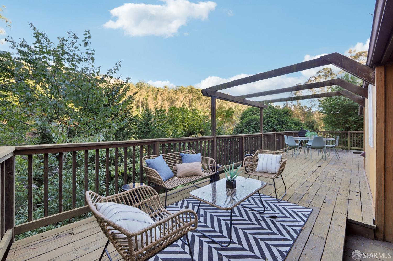 Detail Gallery Image 19 of 65 For 6891 Pinehaven Rd, Oakland,  CA 94611 - 3 Beds | 3 Baths