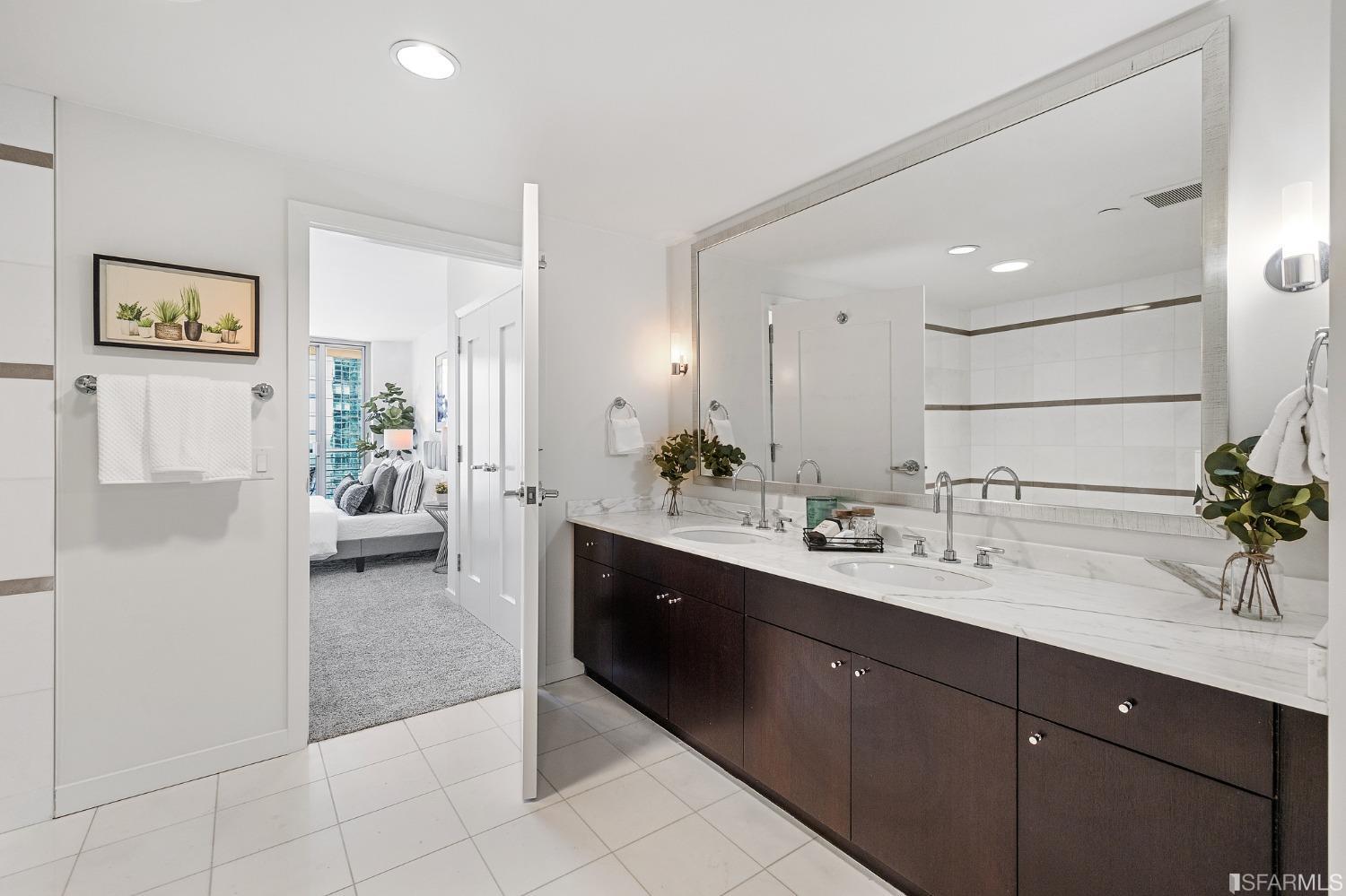 Photo #10: 425081319 Listing: Photo #10