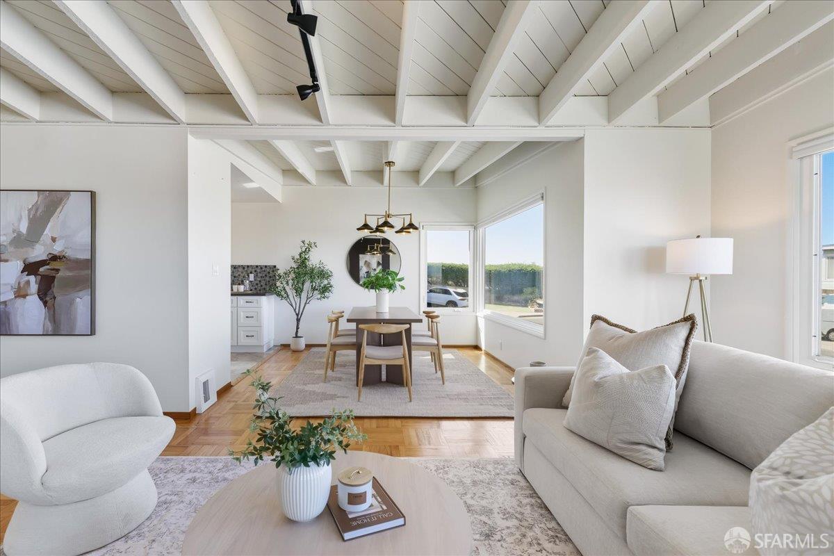 Detail Gallery Image 12 of 90 For 86 Hillview Ct, Daly City,  CA 94015 - 6 Beds | 4 Baths