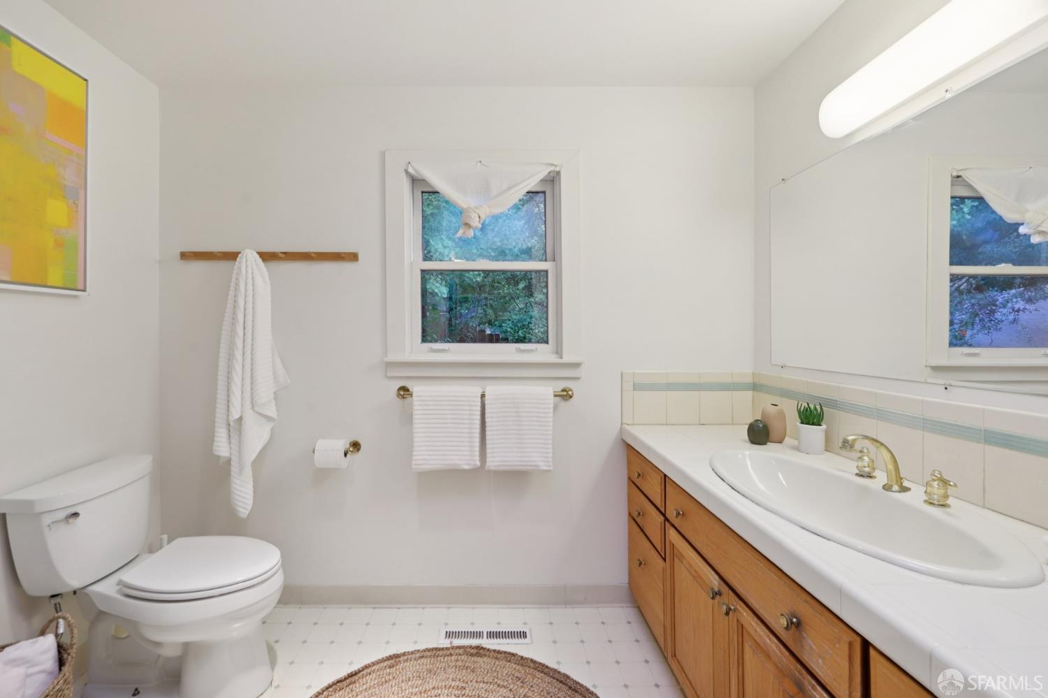 Detail Gallery Image 22 of 65 For 6891 Pinehaven Rd, Oakland,  CA 94611 - 3 Beds | 3 Baths