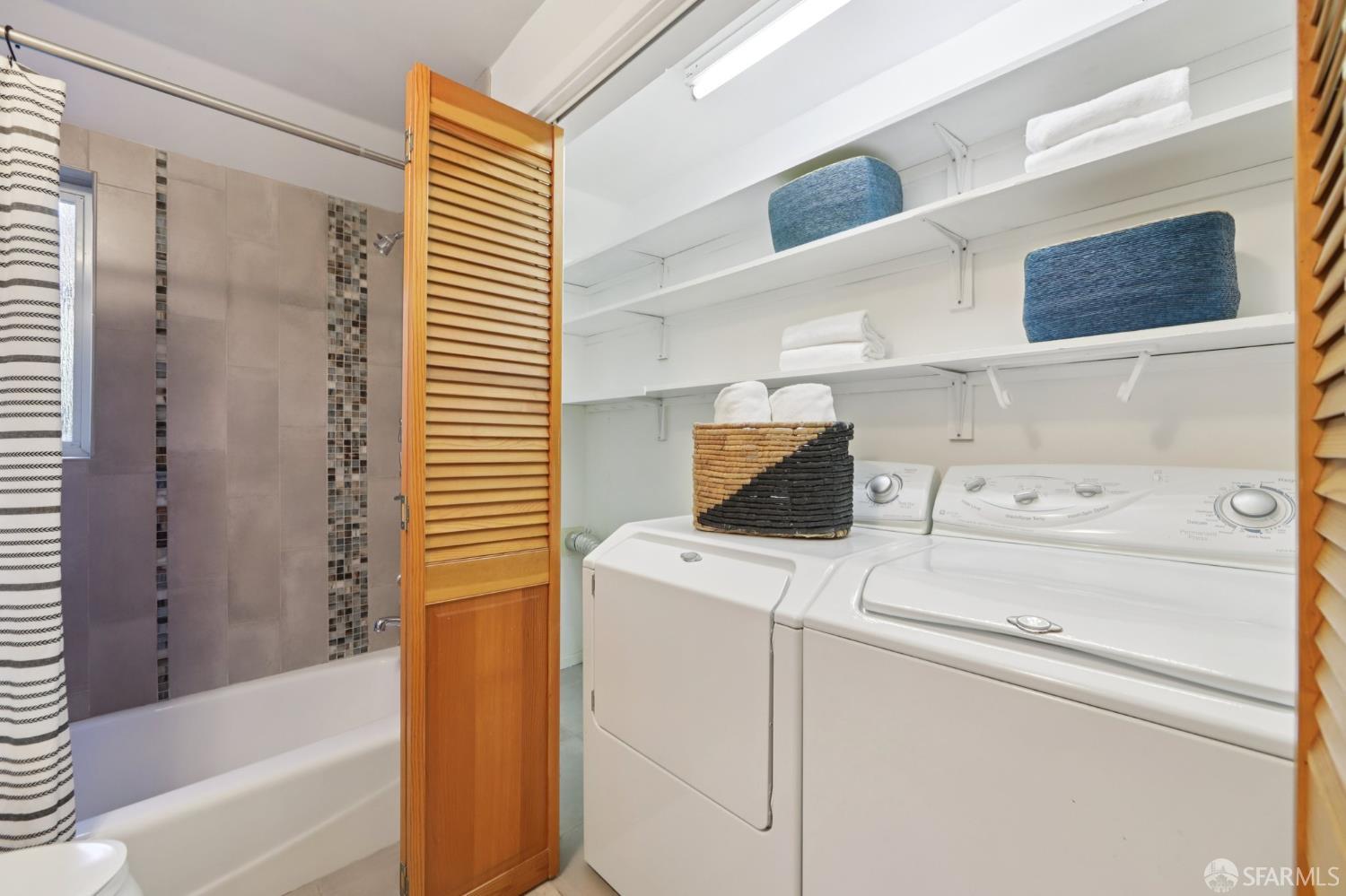 Detail Gallery Image 28 of 65 For 6891 Pinehaven Rd, Oakland,  CA 94611 - 3 Beds | 3 Baths