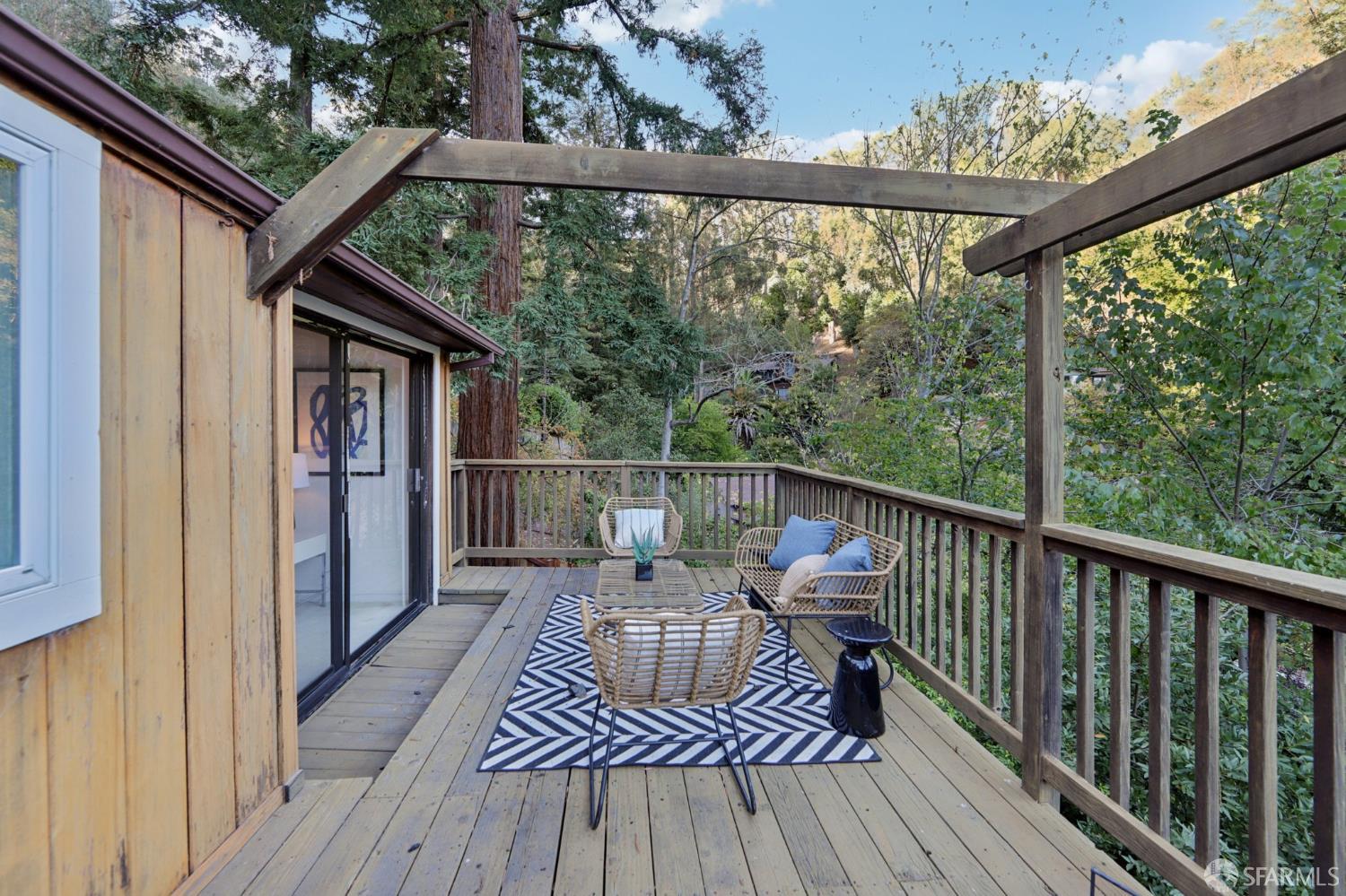 Detail Gallery Image 35 of 65 For 6891 Pinehaven Rd, Oakland,  CA 94611 - 3 Beds | 3 Baths