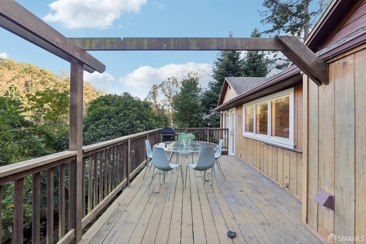 Detail Gallery Image 37 of 65 For 6891 Pinehaven Rd, Oakland,  CA 94611 - 3 Beds | 3 Baths