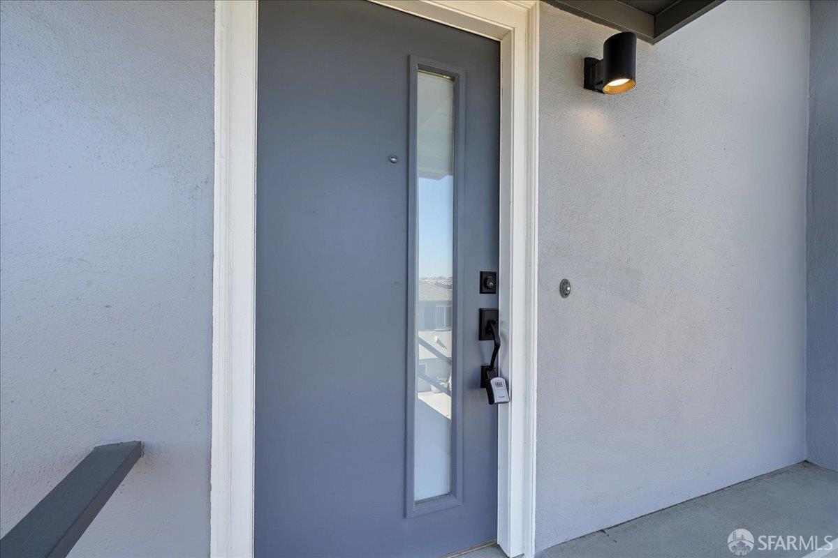 Detail Gallery Image 4 of 90 For 86 Hillview Ct, Daly City,  CA 94015 - 6 Beds | 4 Baths