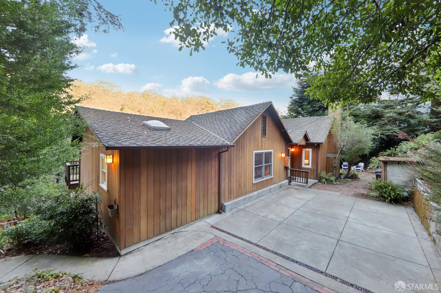 Detail Gallery Image 30 of 65 For 6891 Pinehaven Rd, Oakland,  CA 94611 - 3 Beds | 3 Baths