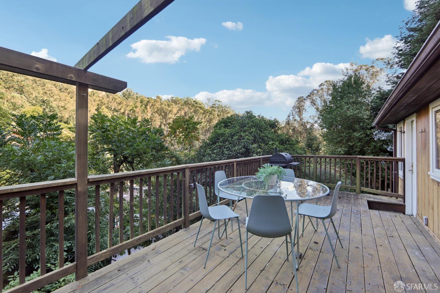 Detail Gallery Image 36 of 65 For 6891 Pinehaven Rd, Oakland,  CA 94611 - 3 Beds | 3 Baths