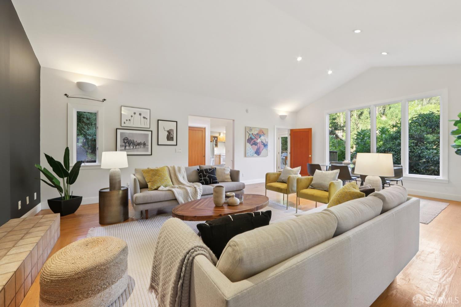 Detail Gallery Image 3 of 65 For 6891 Pinehaven Rd, Oakland,  CA 94611 - 3 Beds | 3 Baths