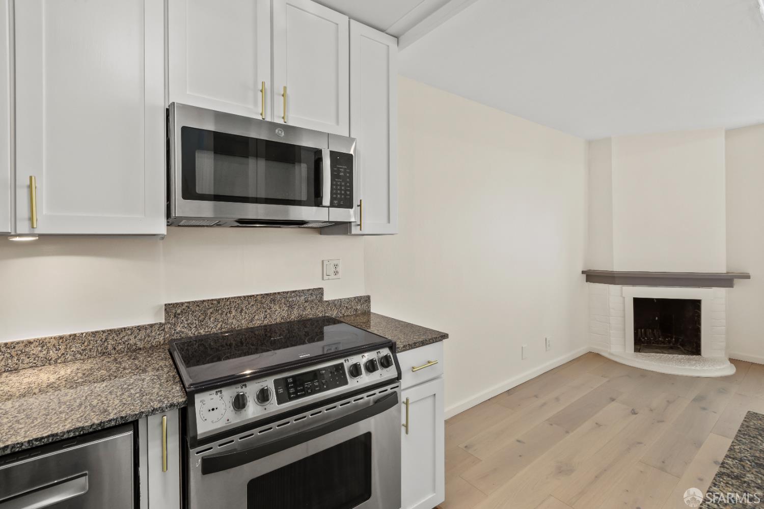 Detail Gallery Image 7 of 34 For 439 Greenwich St 9b,  San Francisco,  CA 94133 - 1 Beds | 1 Baths