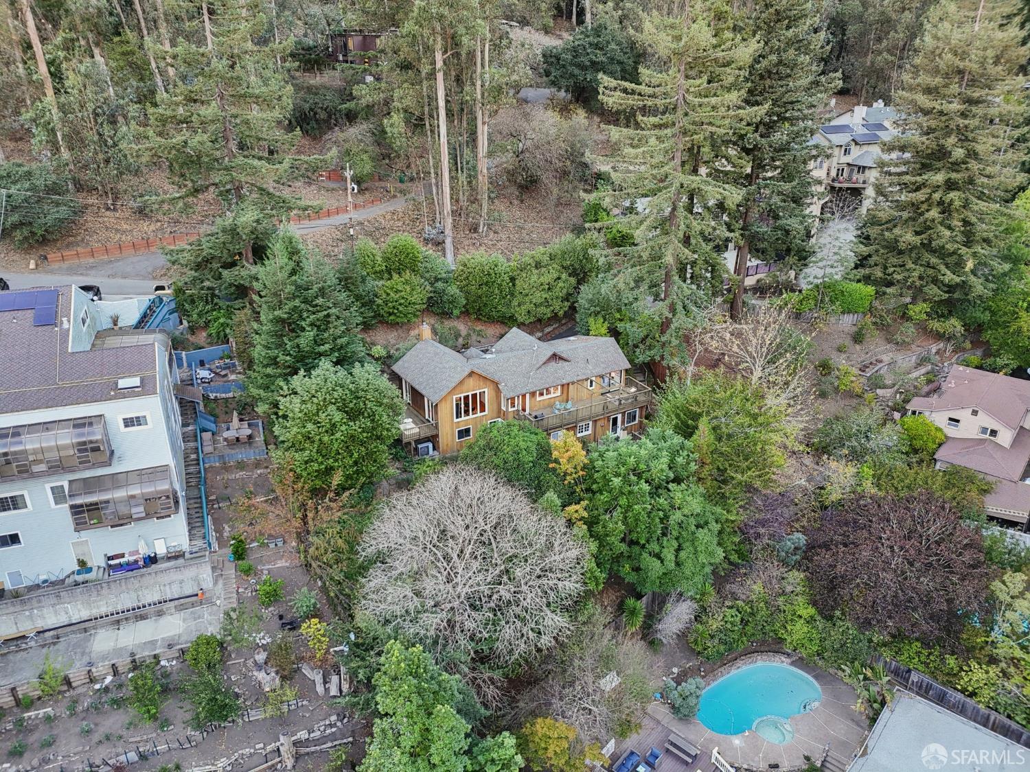 Detail Gallery Image 57 of 65 For 6891 Pinehaven Rd, Oakland,  CA 94611 - 3 Beds | 3 Baths